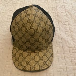 XL brown Gucci hat